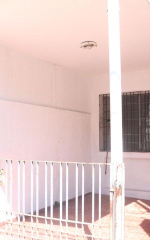 Casa à venda com 80m², 2 quartos e 1 vagaFachada