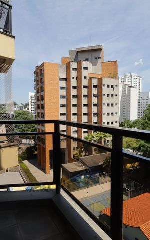 Apartamento à venda com 251m², 3 quartos e 3 vagasVaranda da Sala de TV