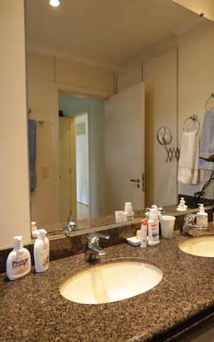 Apartamento à venda com 251m², 3 quartos e 3 vagasBanheiro da Suíte
