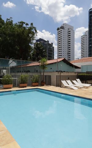 Apartamento à venda com 251m², 3 quartos e 3 vagasÁrea comum - Piscina