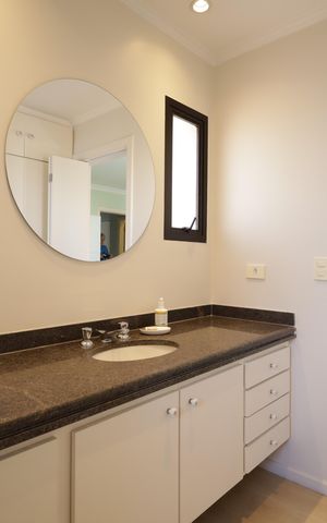 Apartamento à venda com 251m², 3 quartos e 3 vagasBanheiro da Suíte 2