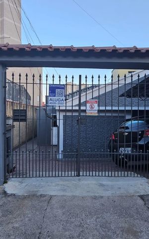 Casa para alugar com 65m², 1 quarto e sem vaga Casa para alugar com 65m², 1 quarto e sem vagaFachada