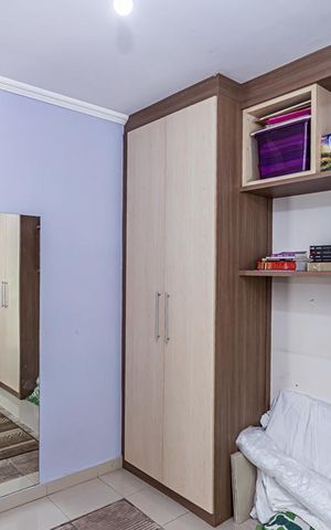 Casa à venda com 545m², 5 quartos e 3 vagas Casa à venda com 545m², 5 quartos e 3 vagasQuarto 1
