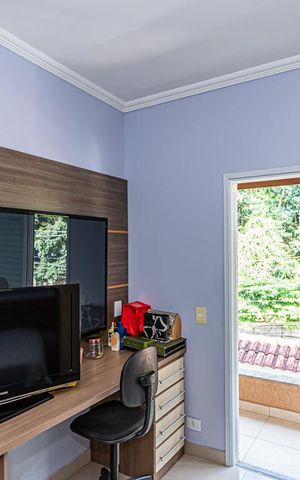 Casa à venda com 545m², 5 quartos e 3 vagas Casa à venda com 545m², 5 quartos e 3 vagasQuarto 2