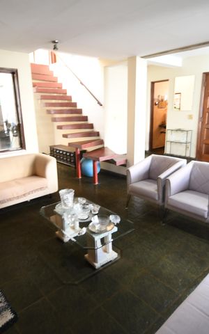 Casa à venda com 258m², 4 quartos e 2 vagasSala 1