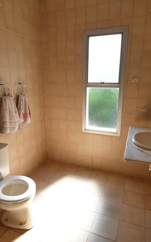 Casa à venda com 258m², 4 quartos e 2 vagasBanheiro 3
