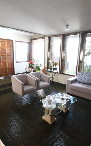 Casa à venda com 258m², 4 quartos e 2 vagasSala 1