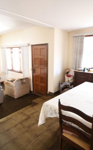 Casa à venda com 258m², 4 quartos e 2 vagasSala 2