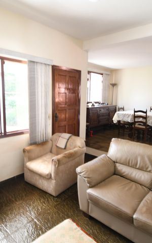 Casa à venda com 258m², 4 quartos e 2 vagasSala 2