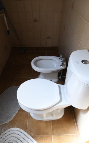 Casa à venda com 258m², 4 quartos e 2 vagasBanheiro 2