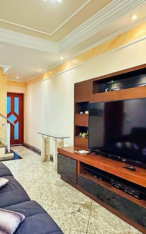 Casa à venda com 138m², 3 quartos e 4 vagasSala