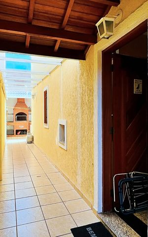Casa à venda com 138m², 3 quartos e 4 vagasÁrea externa