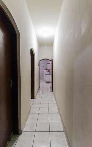Casa à venda com 153m², 4 quartos e 1 vaga Casa à venda com 153m², 4 quartos e 1 vagaCorredor Casa 1