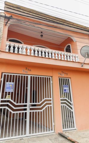 Casa à venda com 153m², 4 quartos e 1 vaga Casa à venda com 153m², 4 quartos e 1 vagaFachada