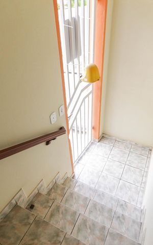 Casa à venda com 153m², 4 quartos e 1 vaga Casa à venda com 153m², 4 quartos e 1 vagaEntrada Casa 2