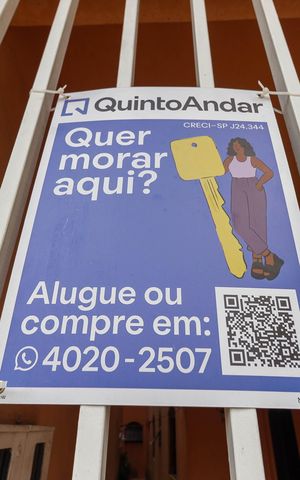 Casa à venda com 153m², 4 quartos e 1 vaga Casa à venda com 153m², 4 quartos e 1 vagaPlaquinha