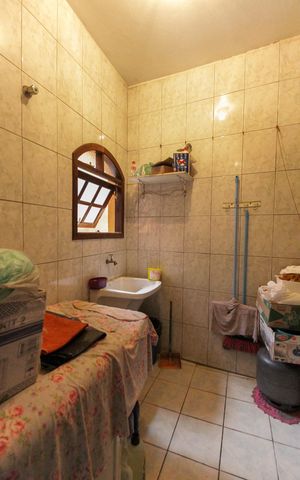Casa à venda com 153m², 4 quartos e 1 vaga Casa à venda com 153m², 4 quartos e 1 vagaÁrea de Serviço Casa 1