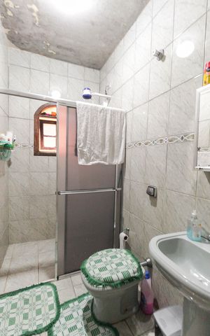 Casa à venda com 153m², 4 quartos e 1 vaga Casa à venda com 153m², 4 quartos e 1 vagaBanheiro Casa 1
