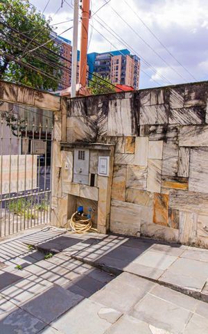 Casa à venda com 224m², 3 quartos e 3 vagas Casa à venda com 224m², 3 quartos e 3 vagasJardim / Garagem