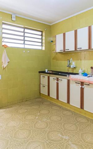 Casa à venda com 224m², 3 quartos e 3 vagas Casa à venda com 224m², 3 quartos e 3 vagasCozinha