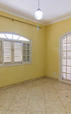 Casa à venda com 224m², 3 quartos e 3 vagas Casa à venda com 224m², 3 quartos e 3 vagasQuarto 2