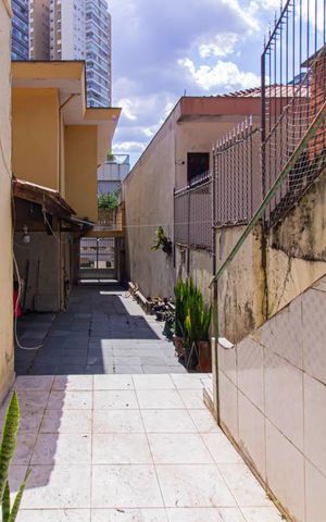 Casa à venda com 224m², 3 quartos e 3 vagas Casa à venda com 224m², 3 quartos e 3 vagasÁrea externa