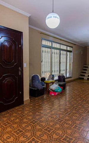 Casa à venda com 224m², 3 quartos e 3 vagas Casa à venda com 224m², 3 quartos e 3 vagasSala