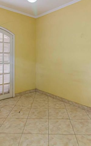 Casa à venda com 224m², 3 quartos e 3 vagas Casa à venda com 224m², 3 quartos e 3 vagasQuarto 2