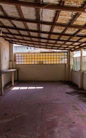 Casa à venda com 224m², 3 quartos e 3 vagas Casa à venda com 224m², 3 quartos e 3 vagasÁrea externa