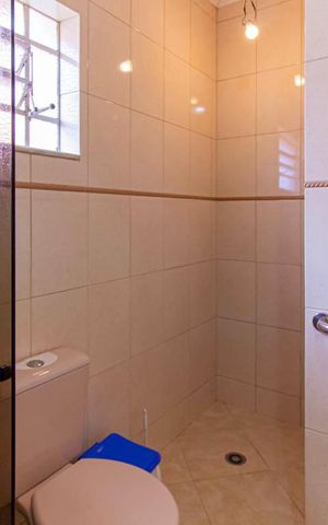 Casa à venda com 224m², 3 quartos e 3 vagas Casa à venda com 224m², 3 quartos e 3 vagasBanheiro