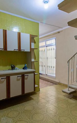 Casa à venda com 224m², 3 quartos e 3 vagas Casa à venda com 224m², 3 quartos e 3 vagasCopa