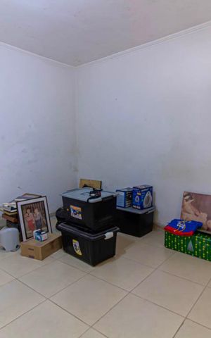 Casa à venda com 224m², 3 quartos e 3 vagas Casa à venda com 224m², 3 quartos e 3 vagasQuarto - Edícula