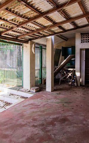 Casa à venda com 224m², 3 quartos e 3 vagas Casa à venda com 224m², 3 quartos e 3 vagasÁrea externa