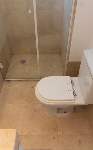 Apartamento à venda com 210m², 3 quartos e 4 vagas Apartamento à venda com 210m², 3 quartos e 4 vagasBANHEIRO DA SUITE