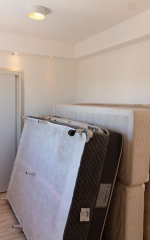 Apartamento à venda com 210m², 3 quartos e 4 vagas Apartamento à venda com 210m², 3 quartos e 4 vagasSUITE