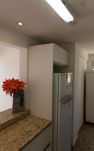Apartamento à venda com 210m², 3 quartos e 4 vagas Apartamento à venda com 210m², 3 quartos e 4 vagasCOZINHA