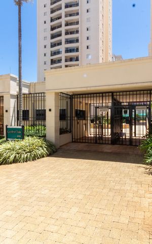 Apartamento à venda com 210m², 3 quartos e 4 vagas Apartamento à venda com 210m², 3 quartos e 4 vagasFACHADA