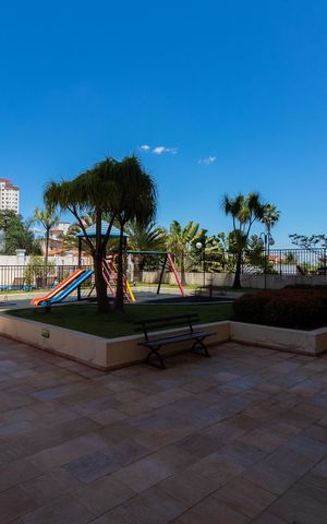 Apartamento à venda com 210m², 3 quartos e 4 vagas Apartamento à venda com 210m², 3 quartos e 4 vagasÁREA COMUM ´PLAYGROUND