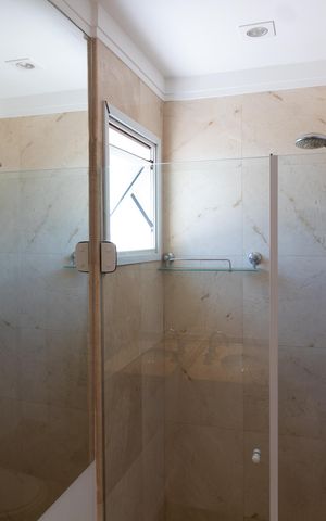 Apartamento à venda com 210m², 3 quartos e 4 vagas Apartamento à venda com 210m², 3 quartos e 4 vagasBANHEIRO DA SUITE