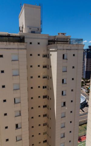 Apartamento à venda com 210m², 3 quartos e 4 vagas Apartamento à venda com 210m², 3 quartos e 4 vagasVISTA DA ÁREA DE SERVIÇO