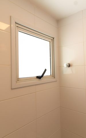 Apartamento à venda com 210m², 3 quartos e 4 vagas Apartamento à venda com 210m², 3 quartos e 4 vagasBANHEIRO DE SERVIÇO