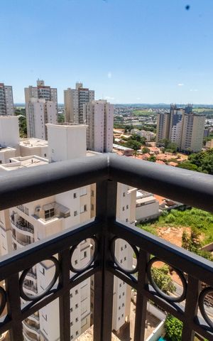 Apartamento à venda com 210m², 3 quartos e 4 vagas Apartamento à venda com 210m², 3 quartos e 4 vagasVISTA DA COBERTURA LATERAL