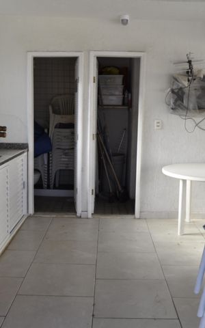 Casa de condomínio à venda com 200m², 5 quartos e 1 vagaÁrea comum