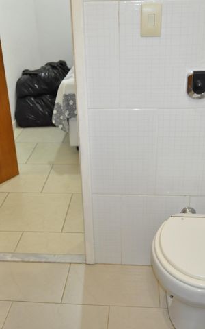 Casa de condomínio à venda com 200m², 5 quartos e 1 vagaBanheiro 2