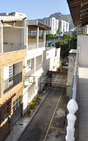 Casa de condomínio à venda com 200m², 5 quartos e 1 vagaÁrea comum