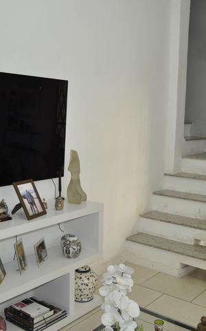 Casa de condomínio à venda com 200m², 5 quartos e 1 vagaSala
