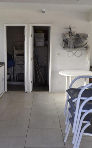 Casa de condomínio à venda com 200m², 5 quartos e 1 vagaÁrea comum