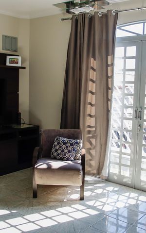 Casa à venda com 274m², 5 quartos e 2 vagas Casa à venda com 274m², 5 quartos e 2 vagasSala 1