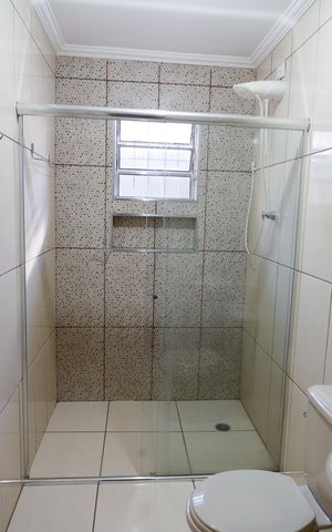 Casa à venda com 274m², 5 quartos e 2 vagas Casa à venda com 274m², 5 quartos e 2 vagasBanheiro
