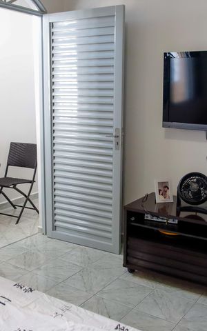 Casa à venda com 274m², 5 quartos e 2 vagas Casa à venda com 274m², 5 quartos e 2 vagasQuarto 3